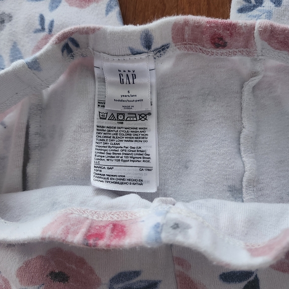 Gap - Picture 4 of 7